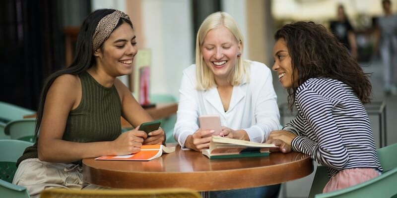 Communication games for students