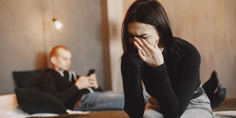 What are red flags in a relationship